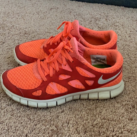 Nike bright colored running shoes - Picture 2 of 5